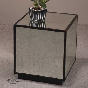 1261-Matty Mirrored Cubes Square-Decor