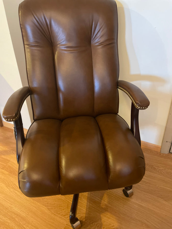 Tufted Office Swivel Chair in Hazelnut Top Grain Leather