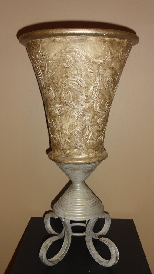 Tall Bump Vase, Color: Red and Black